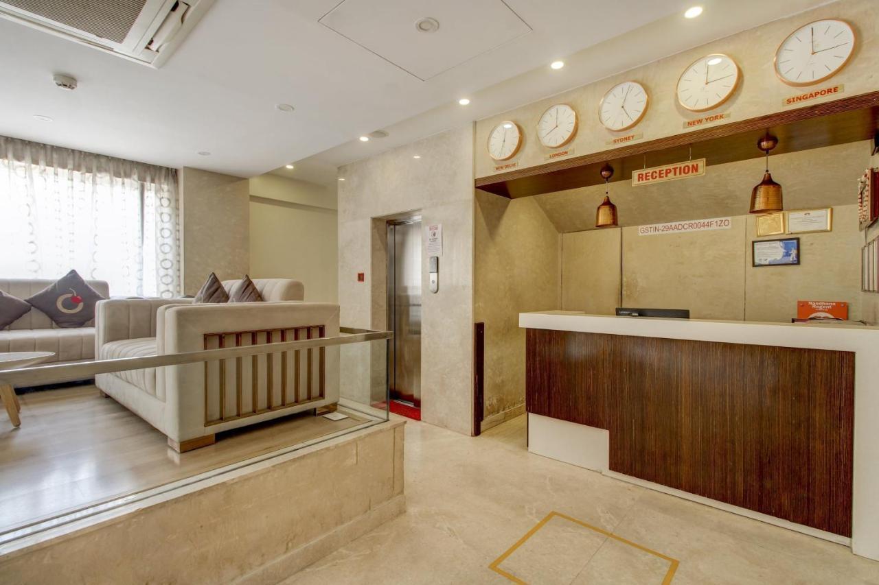 La Sara Regent Hotel Бангалор Екстериор снимка