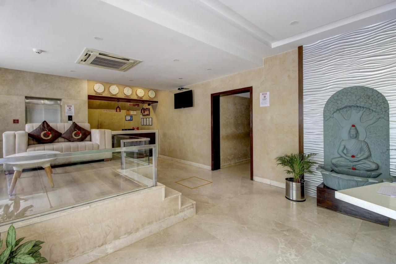 La Sara Regent Hotel Бангалор Екстериор снимка