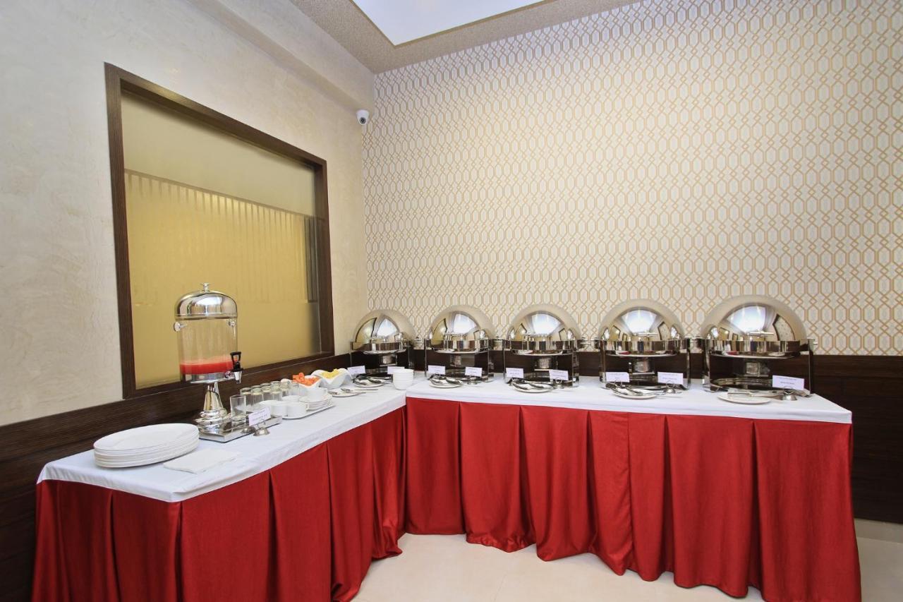 La Sara Regent Hotel Бангалор Екстериор снимка