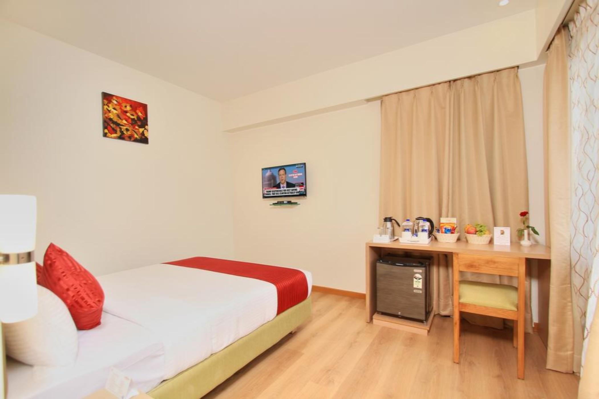 La Sara Regent Hotel Бангалор Екстериор снимка