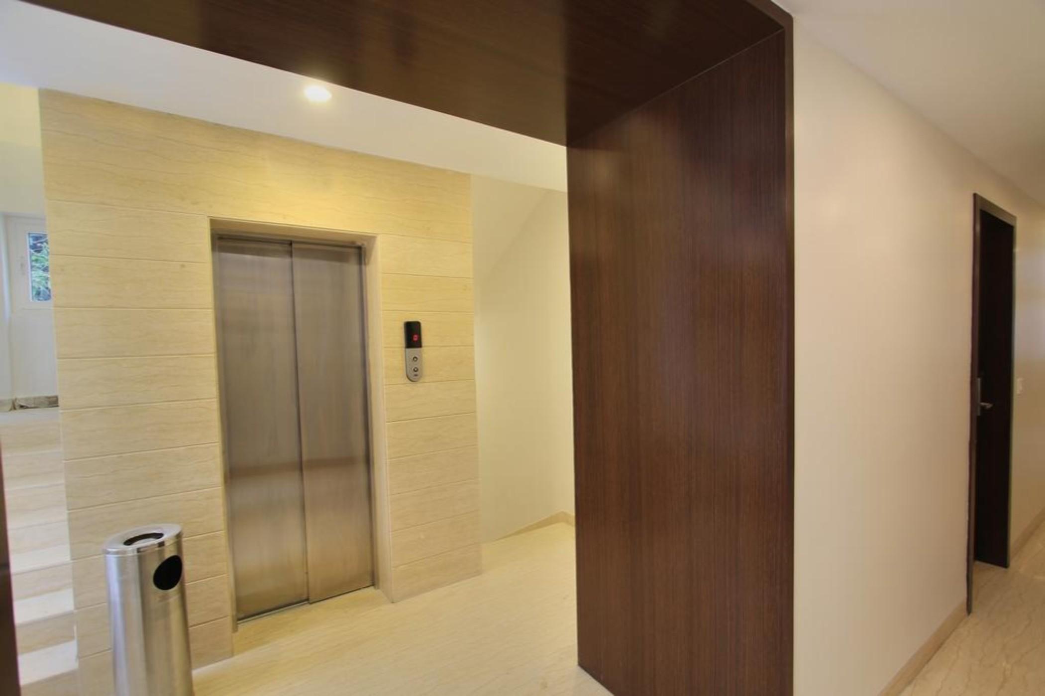 La Sara Regent Hotel Бангалор Екстериор снимка